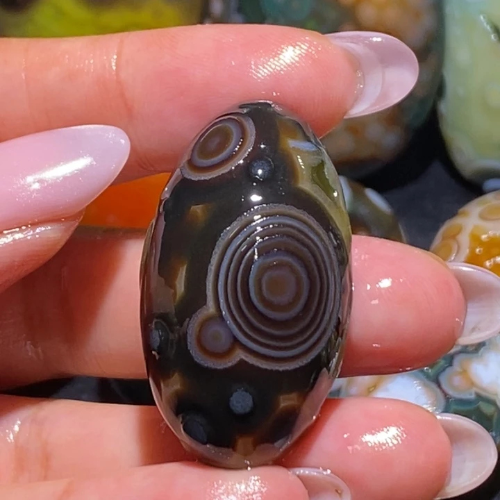 玛瑙/玉髓未镶嵌珠宝奇石26