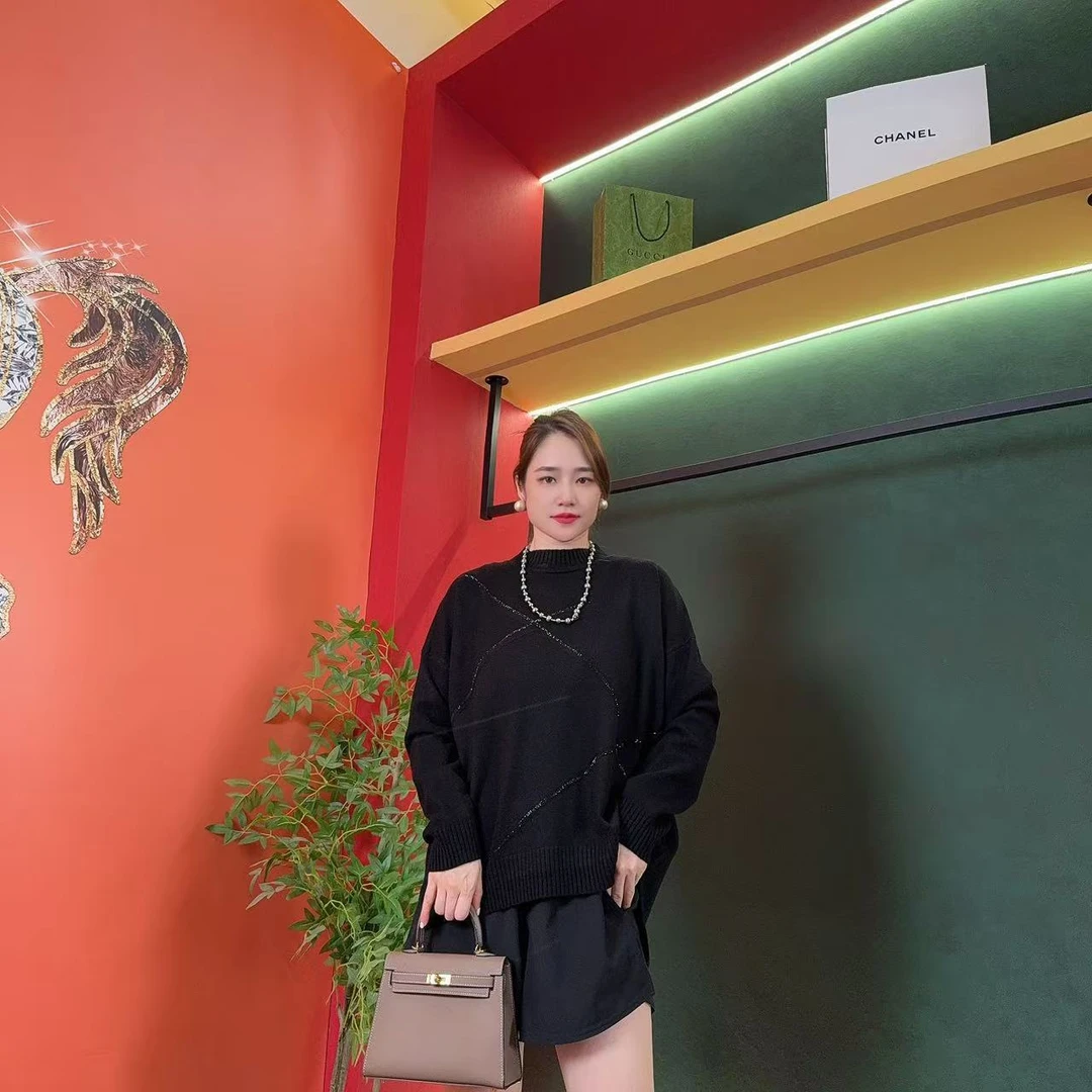 8001多金大码黑色气质减龄上衣早秋季长袖女装设计女