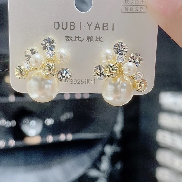 铜合金耳饰 新款韩版皇冠锆石珠珠耳钉时尚高级