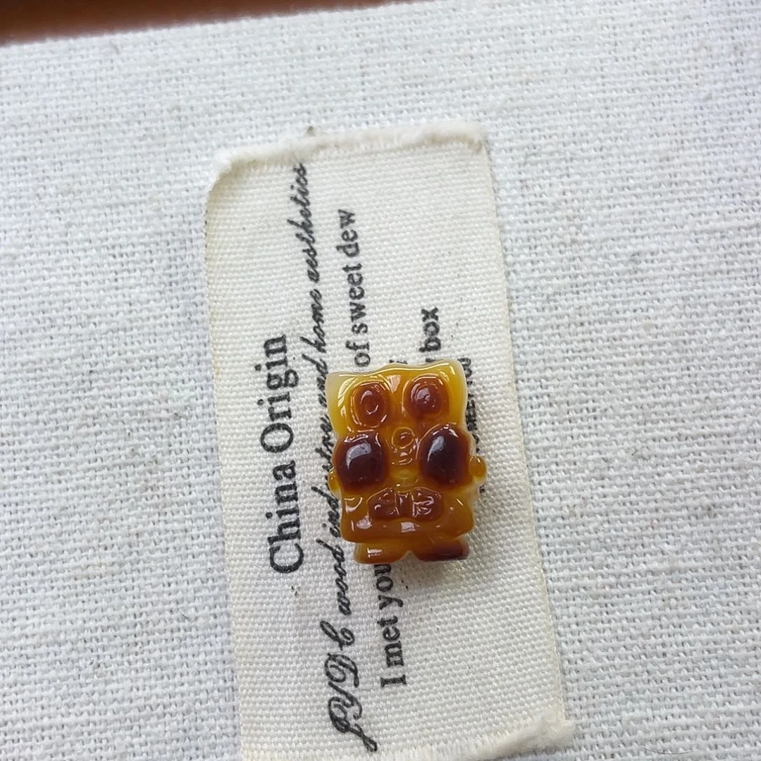 未镶嵌琥珀珠宝奇石海绵宝宝