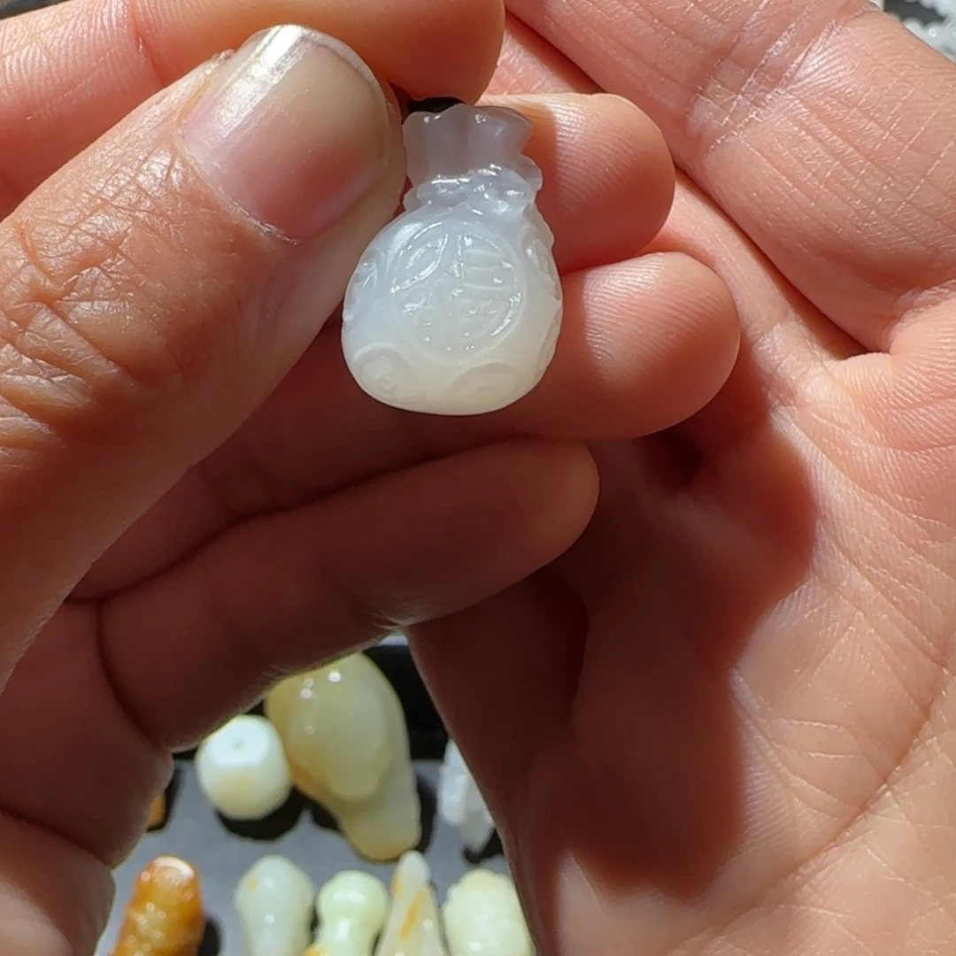 和田玉颈饰未镶嵌?**?