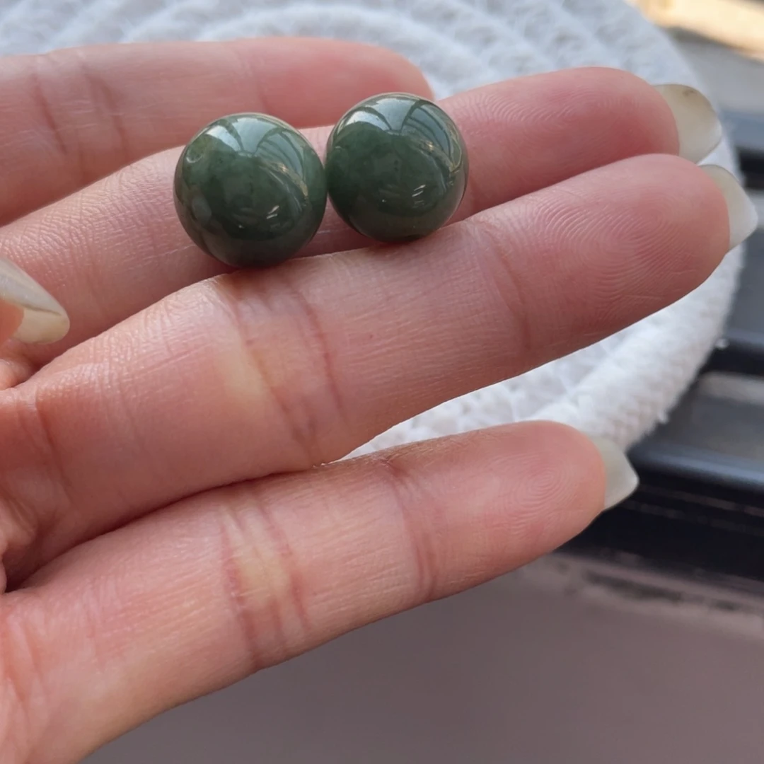 翡翠散珠觀*翡翠福利圆珠2颗 不鉴赏