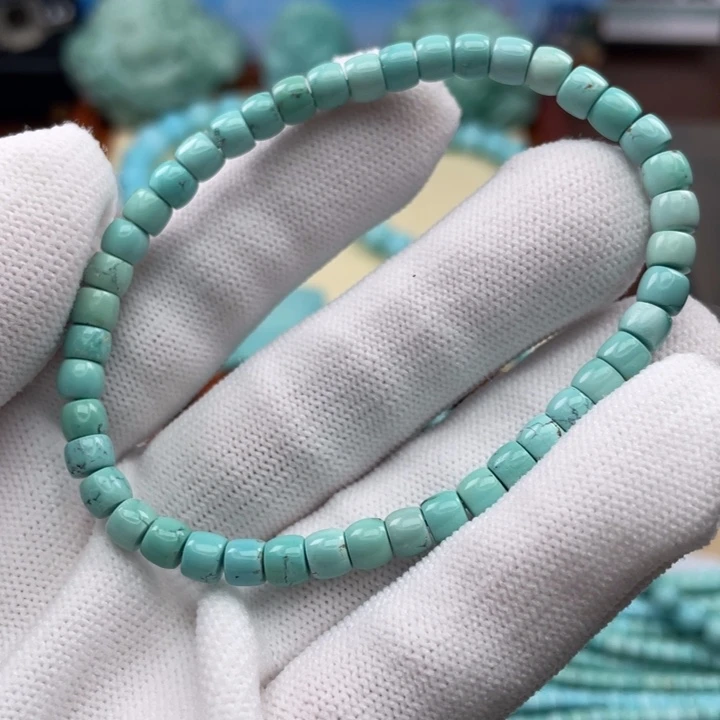 绿松石颈饰未镶嵌