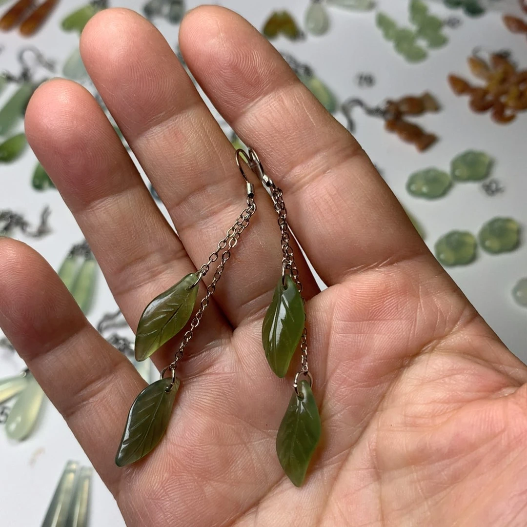 蛇纹石玉耳饰未镶嵌