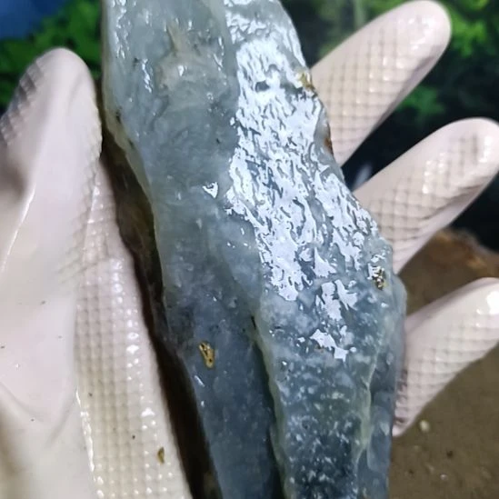 蛇纹石玉未镶嵌珠宝奇石