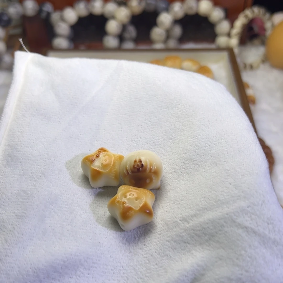 呆***.吊坠菩提根/象牙果637补发