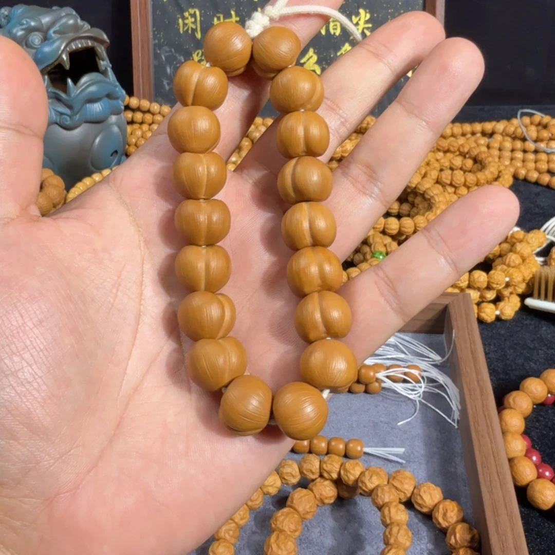 猴头核桃吊坠屁桃