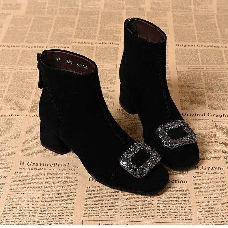 2025新款粗跟短靴女秋冬新款磨砂绒面时装方头水钻职业粗跟瘦瘦靴