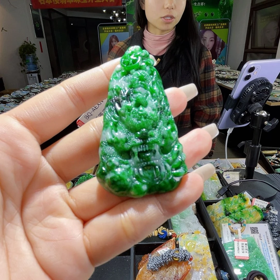 颈饰未镶嵌翡翠一