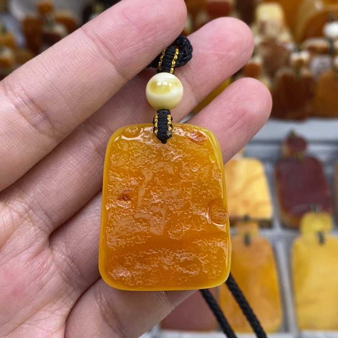 蜜蜡未镶嵌珠宝奇石