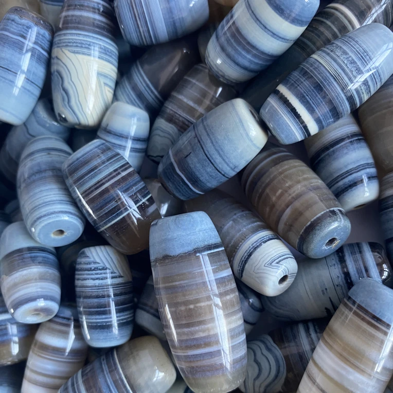 天然缠丝玛瑙裸珠随机