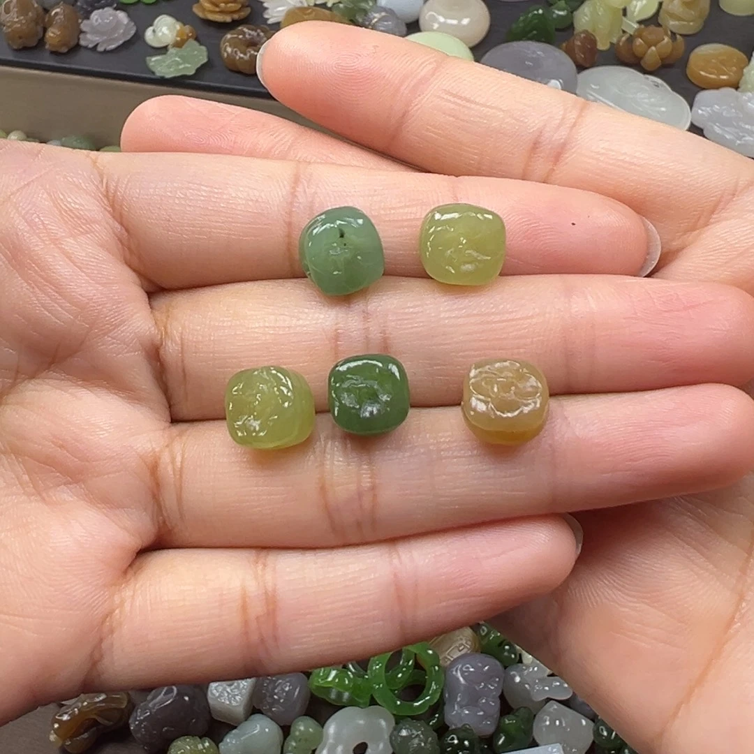 和田玉未镶嵌颈饰98一个多样性发其一