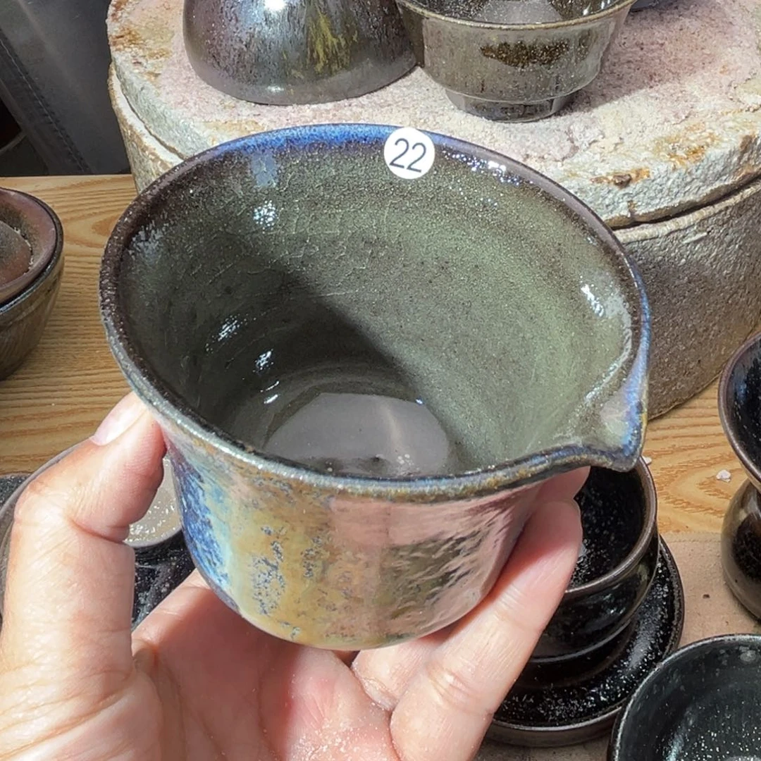 茶盏义兴龙窑坚持真柴烧落灰烧