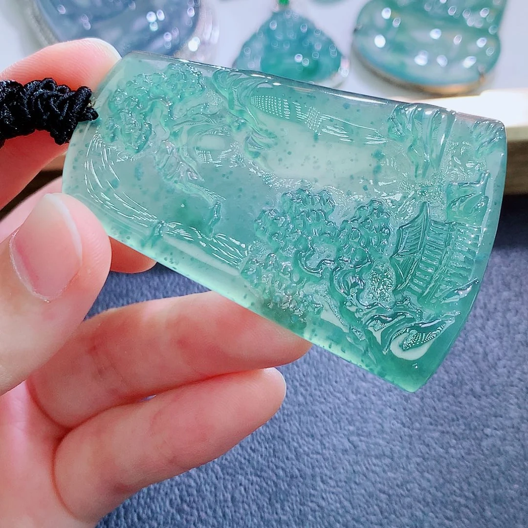 翡翠未镶嵌颈饰翡翠