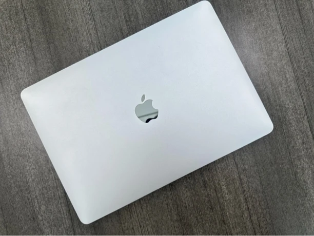 9新 Apple/苹果 13.3寸顶配视网膜屏pro，2.5K高清屏幕