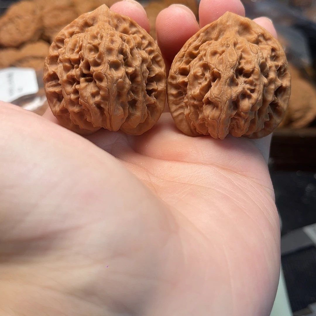 1文玩核桃铁帽子39-042