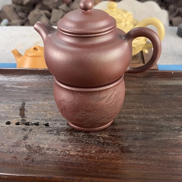 紫砂茶壶游**水纯石红多汁220左右的容量全手微微瑕