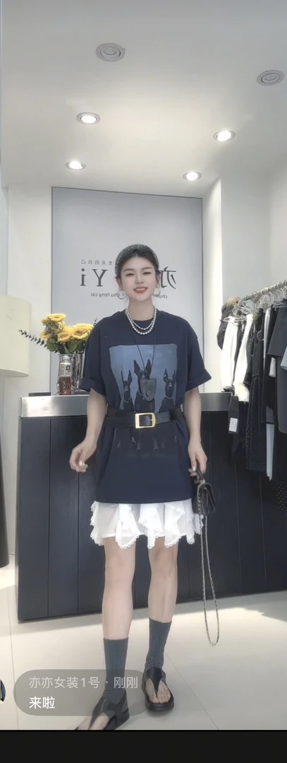 新款个性印花重磅欧货短袖T恤。