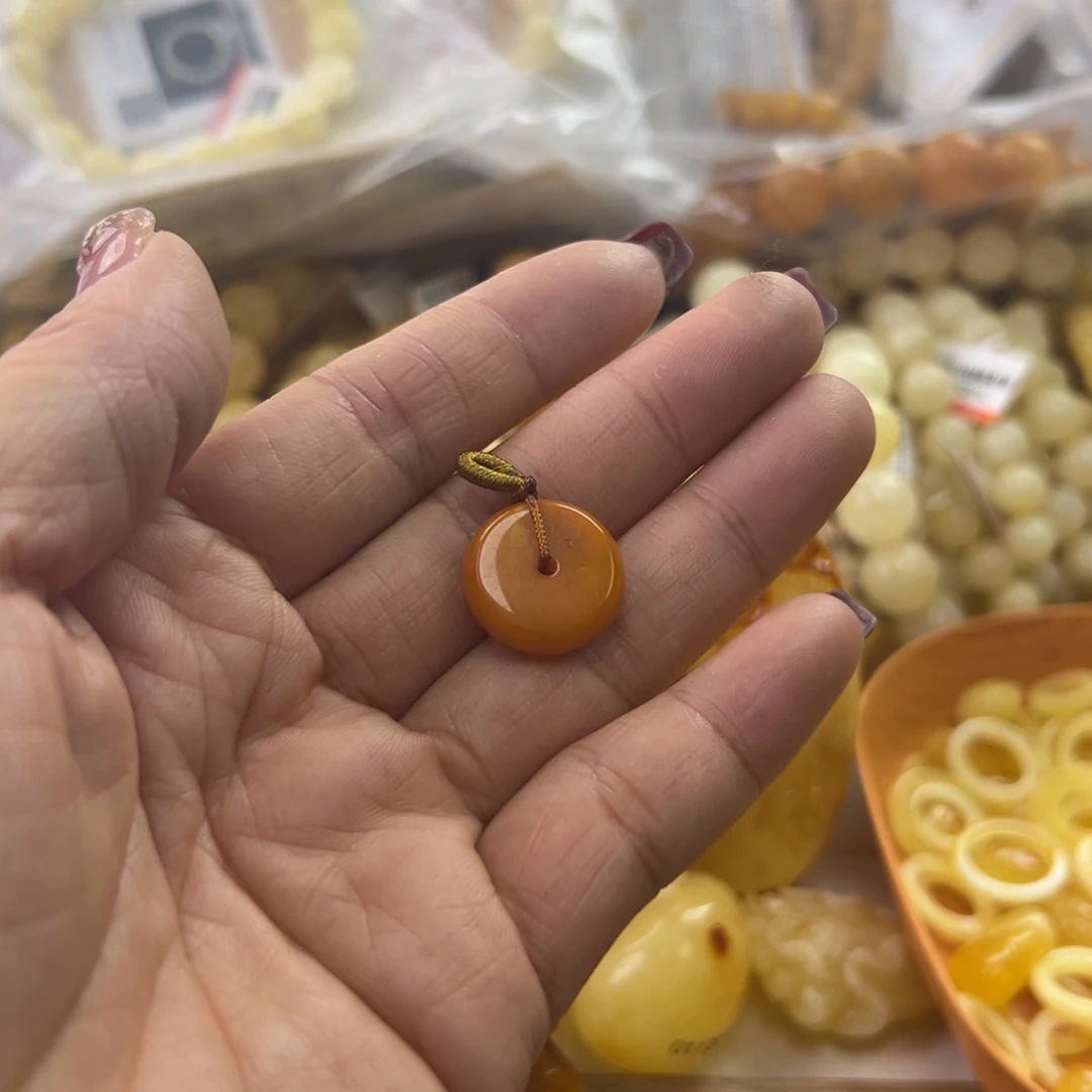 琥珀珠宝奇石未镶嵌