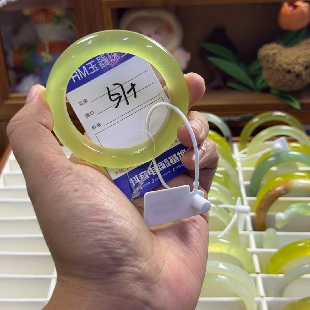 蛇纹石玉未镶嵌手镯381瑕疵