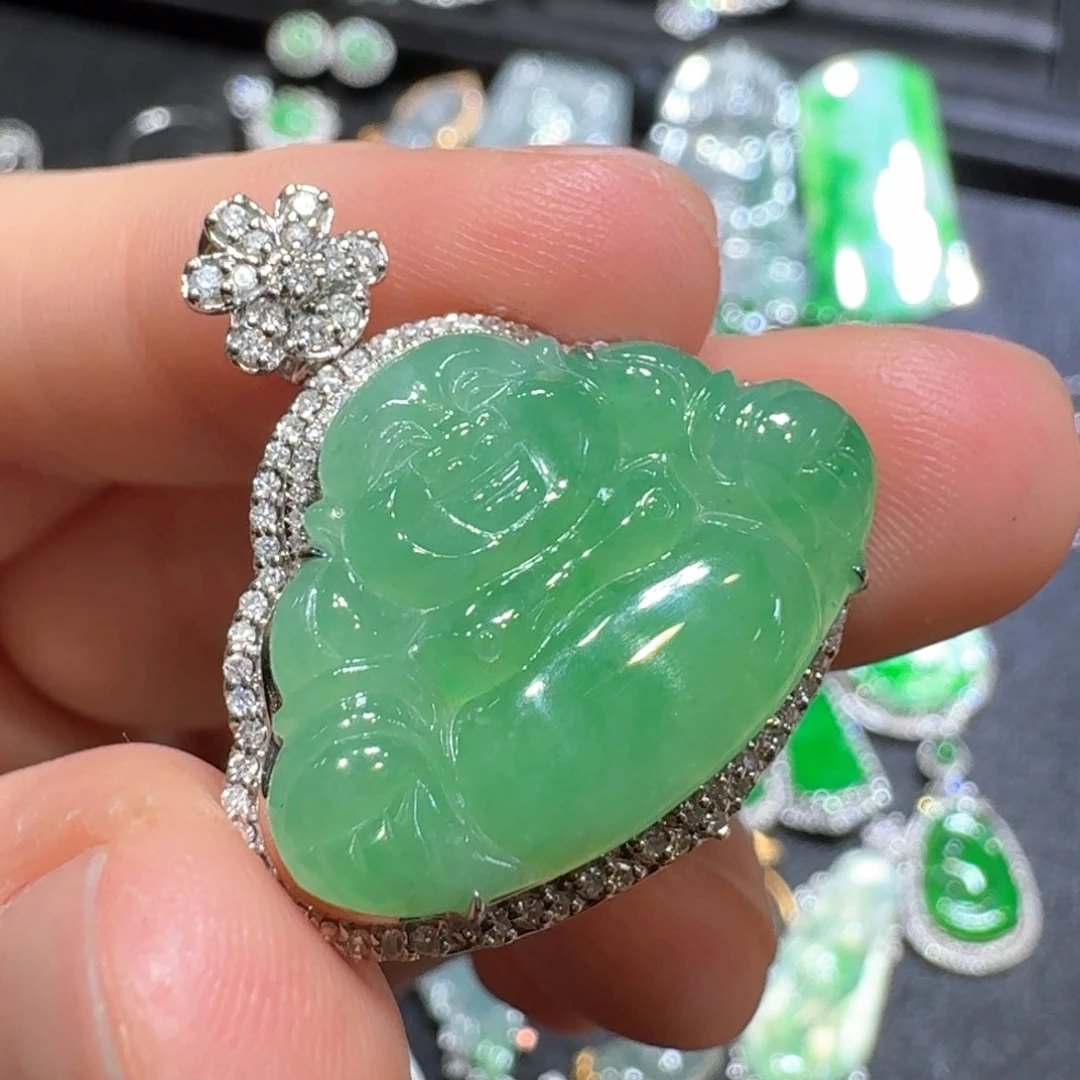 翡翠18K金镶嵌颈饰佛公