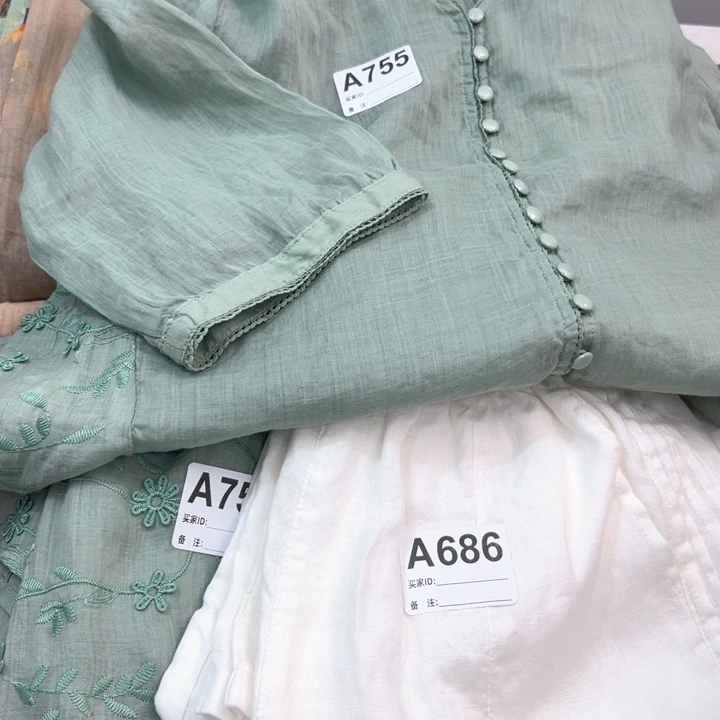 麻755绿色苎麻绣花小衫