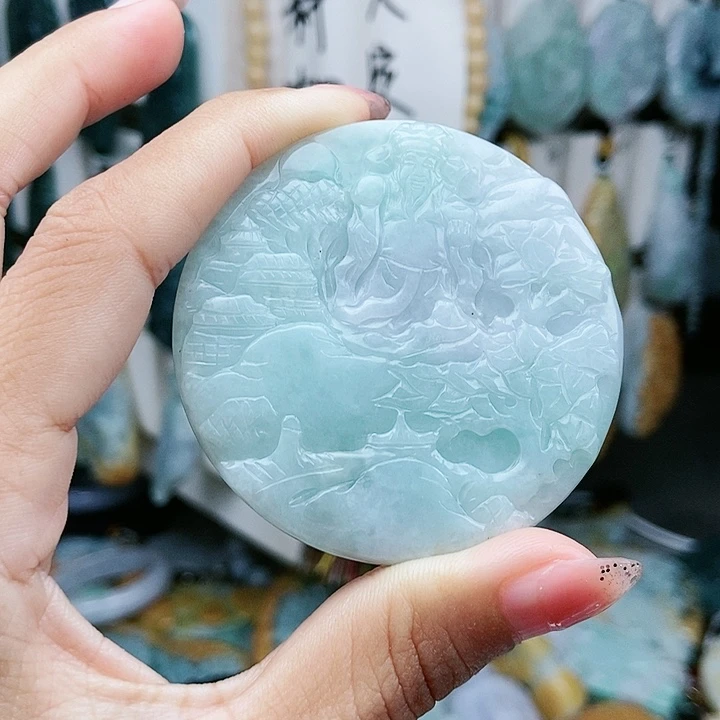 颈饰足铂镶嵌翡翠翡翠