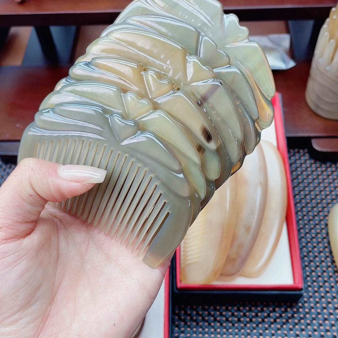 纯手工制作纯牛角梳子