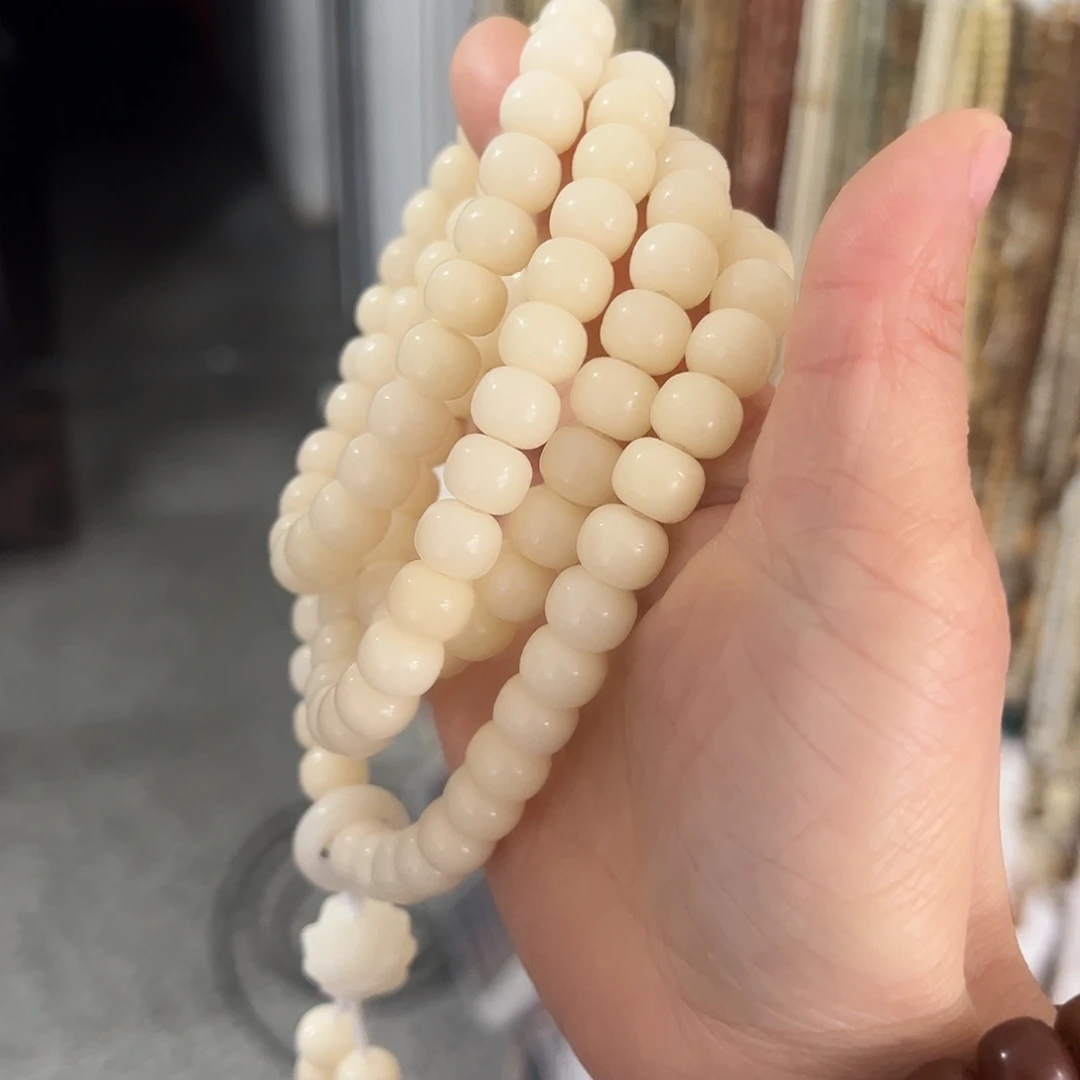 白玉菩提吊坠8×10