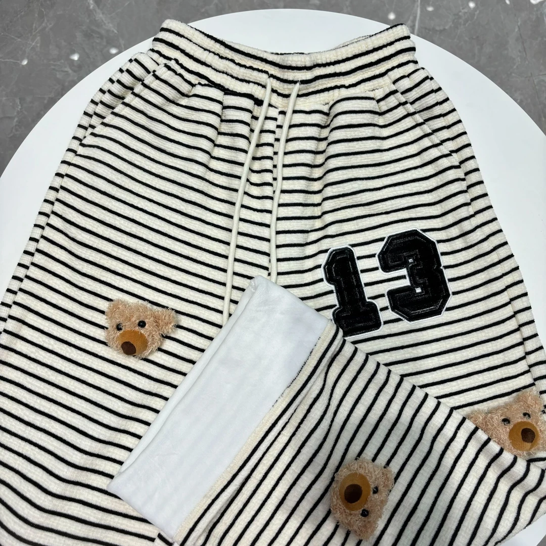 【YU·PP】（055）小众秀场泡泡条纹大刺绣小熊绒感休闲裤（P0177）