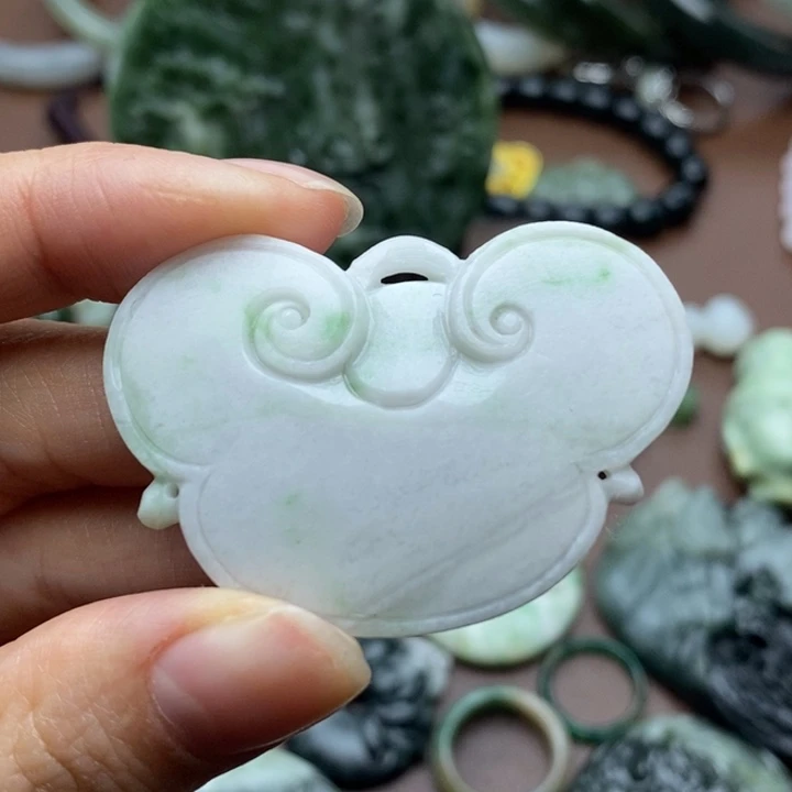 独山玉未镶嵌颈饰