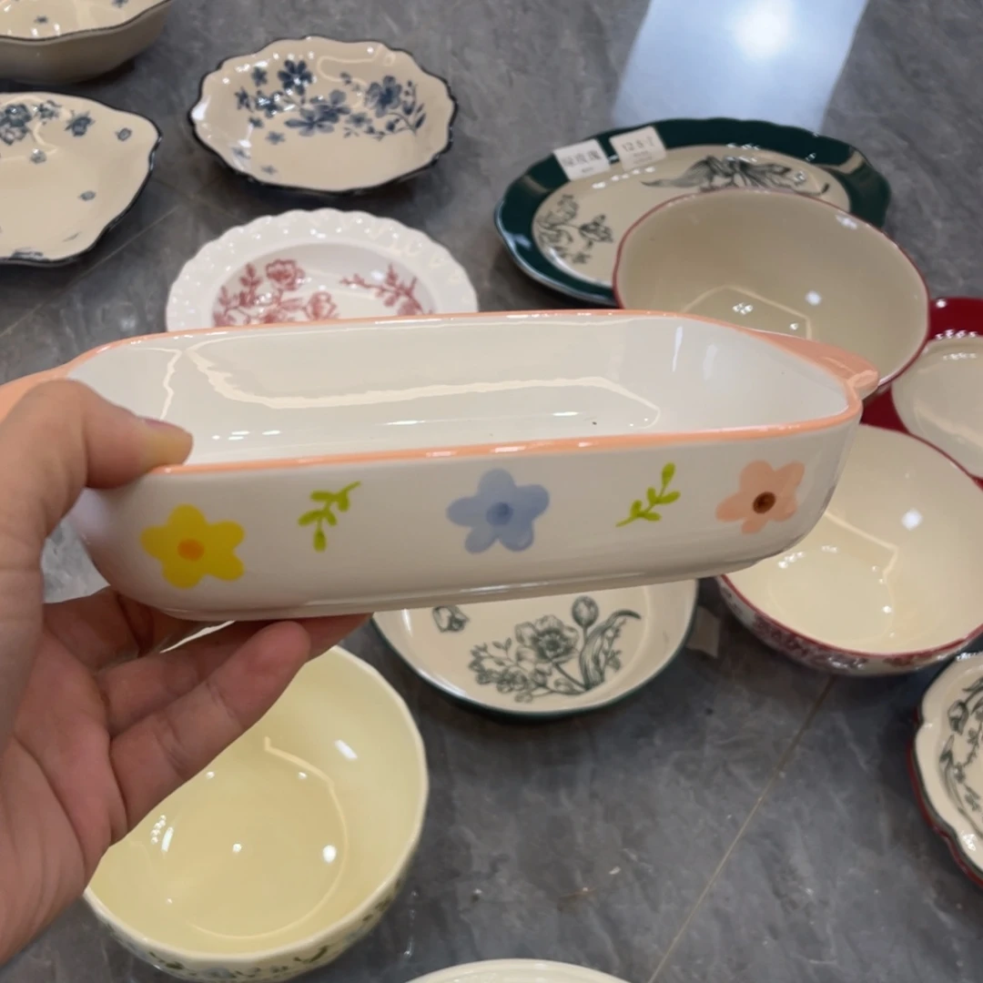 陶瓷微瑕餐具介意勿拍，满18飞！