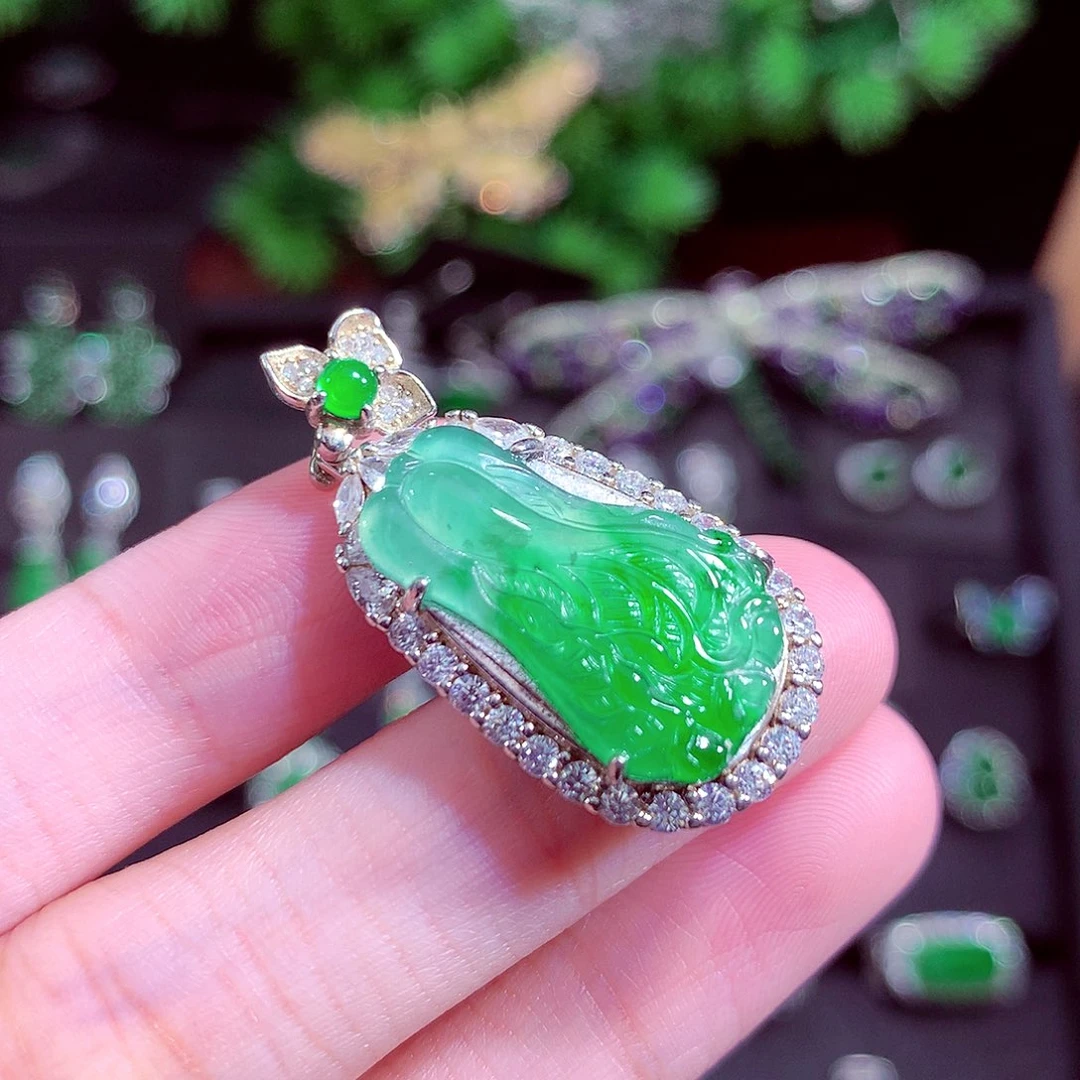 颈饰未镶嵌翡翠天然