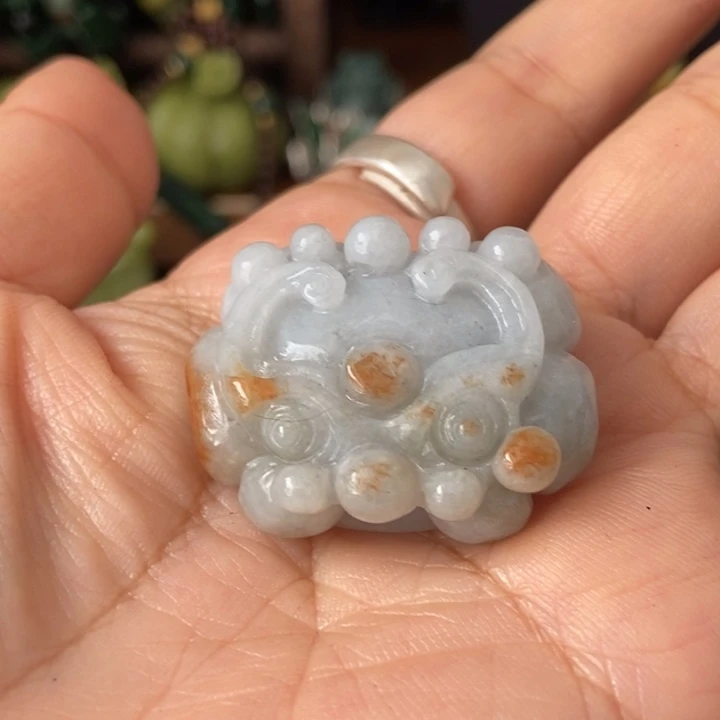 翡翠散珠兽面四通孔