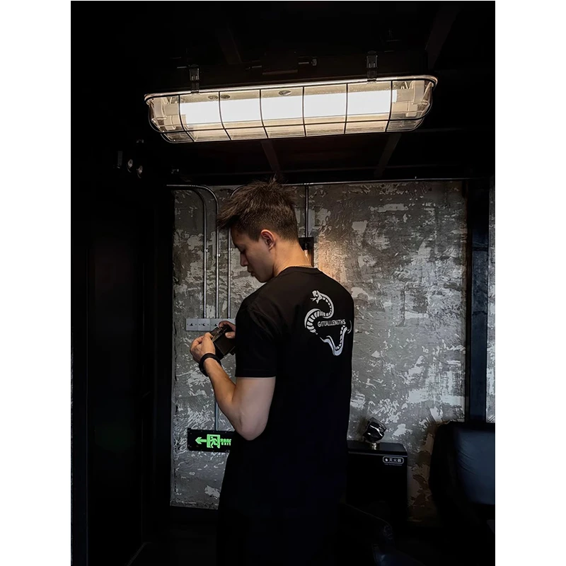 蛇年限定黑色短袖男夏季美式小领口索罗娜t恤显肌肉健身内搭半袖