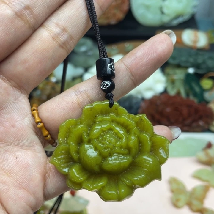 紫***迷蛇纹石玉未镶嵌颈饰