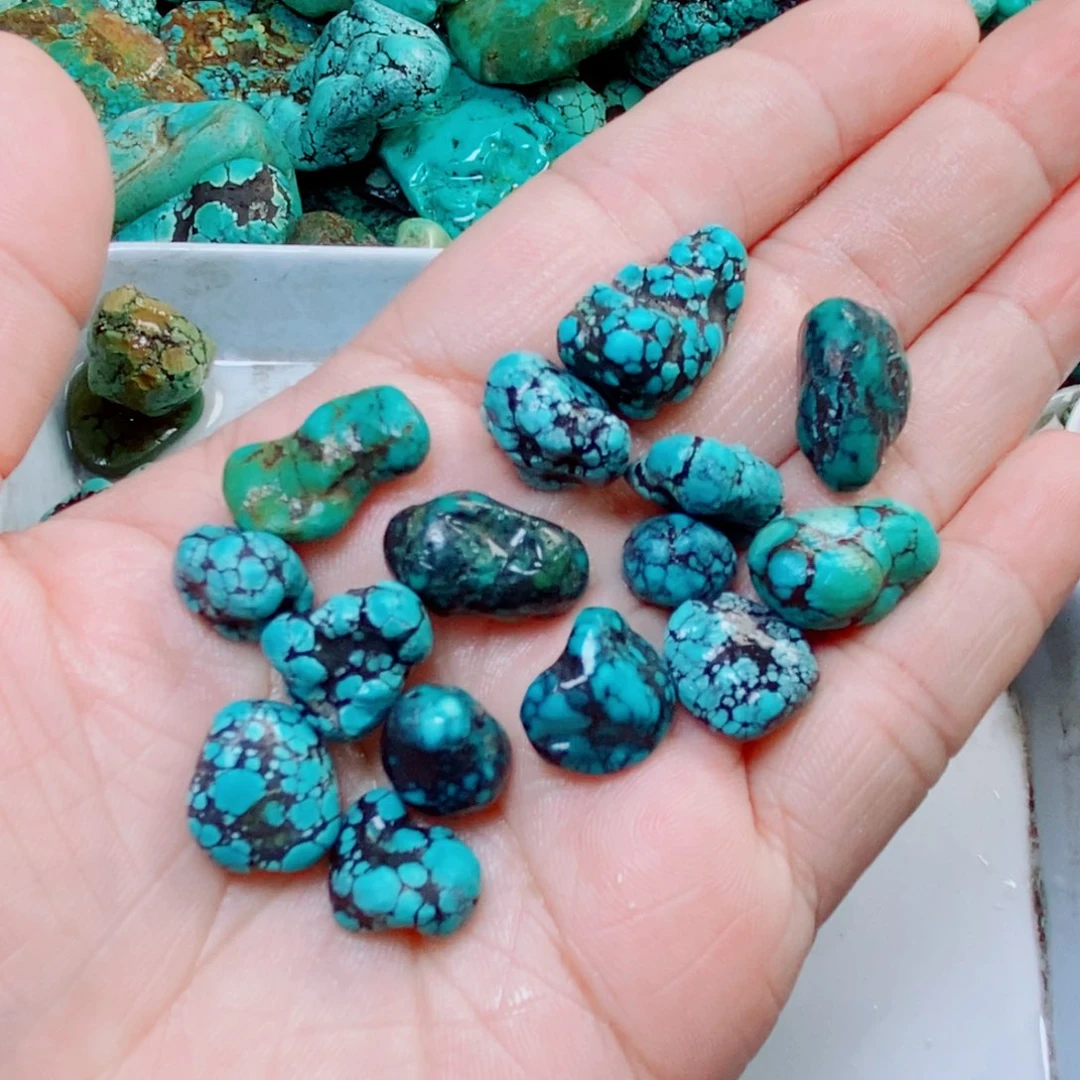 愿***莲绿松石未镶嵌挂件