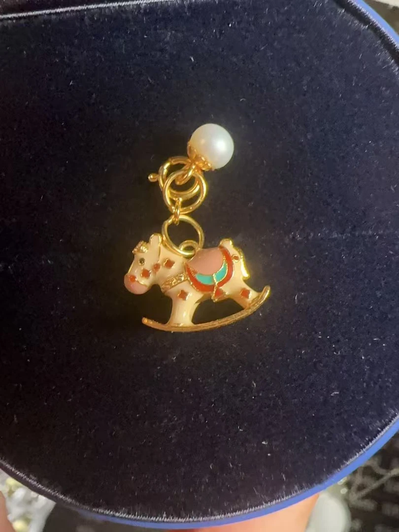 925银银制品 s925古法金纯银手绘烧蓝女款马卡龙摇摇木马项链挂坠