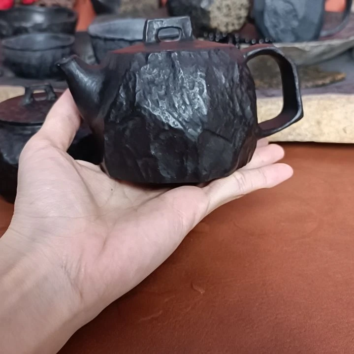 玄***五手工雕刻随行手凿壶