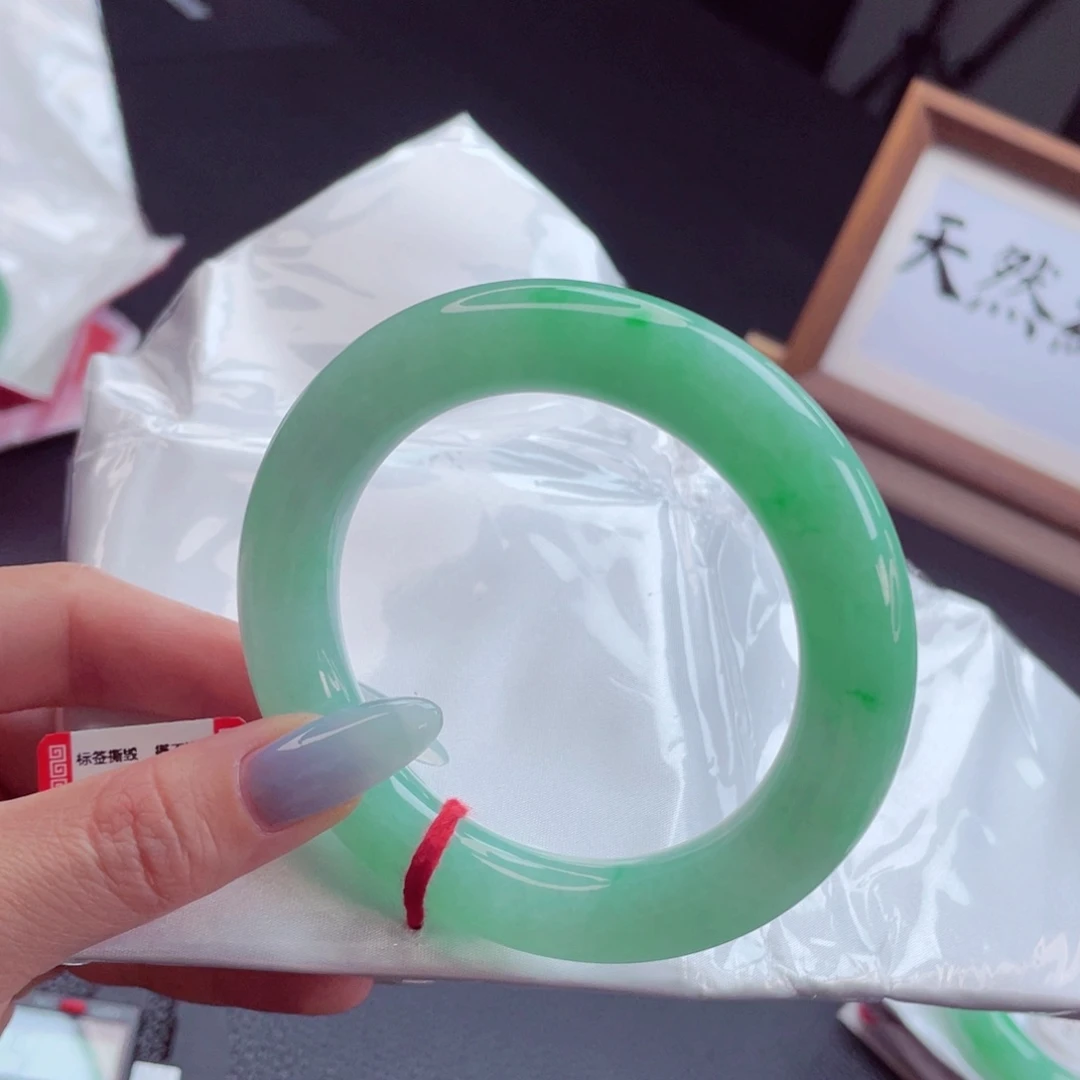 翡翠手镯未镶嵌5758圈9916