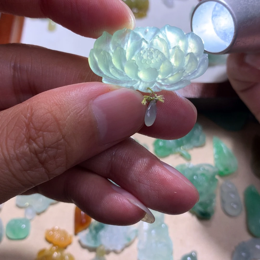 定制翡翠未镶嵌翡翠莲花