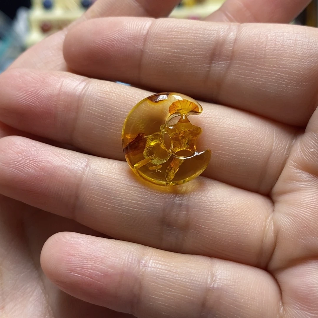 未镶嵌针钠钙石（海纹石）颈饰