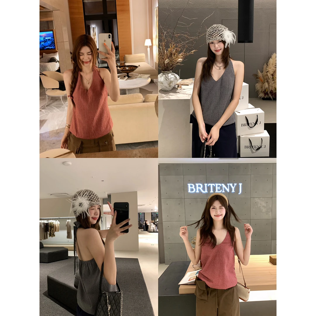 小君君布兰妮 甜心恋人/嗲嗲泡泡挂脖格纹露背上衣250303