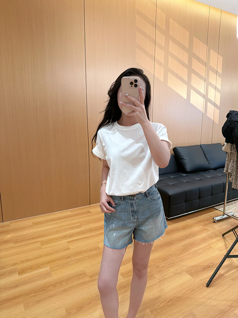 【Q七七专属}-6610水洗浅蓝｜高腰双扣毛边无弹牛仔短裤