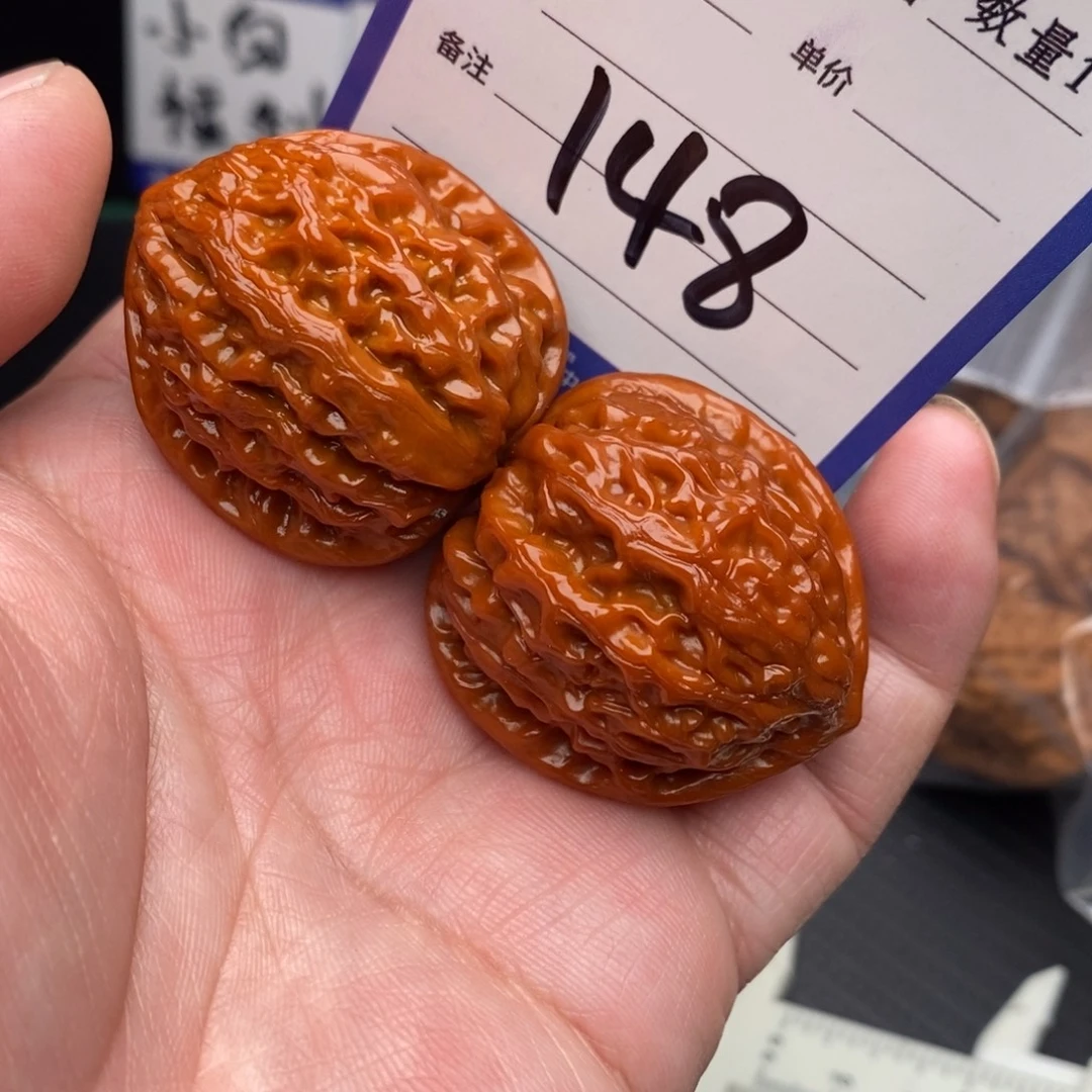 桃核把件金牛34momo