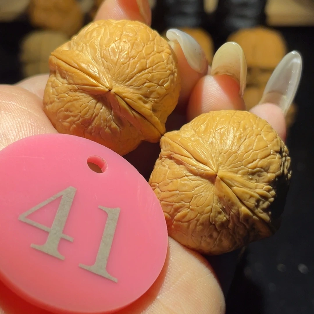 魔丸31尺寸核桃。