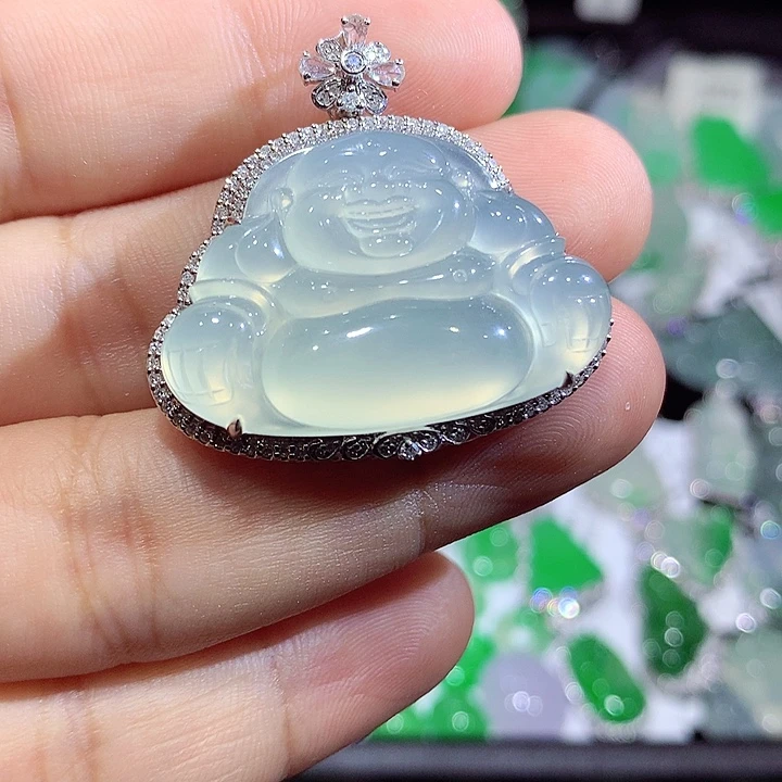 翡翠18K金镶嵌颈饰