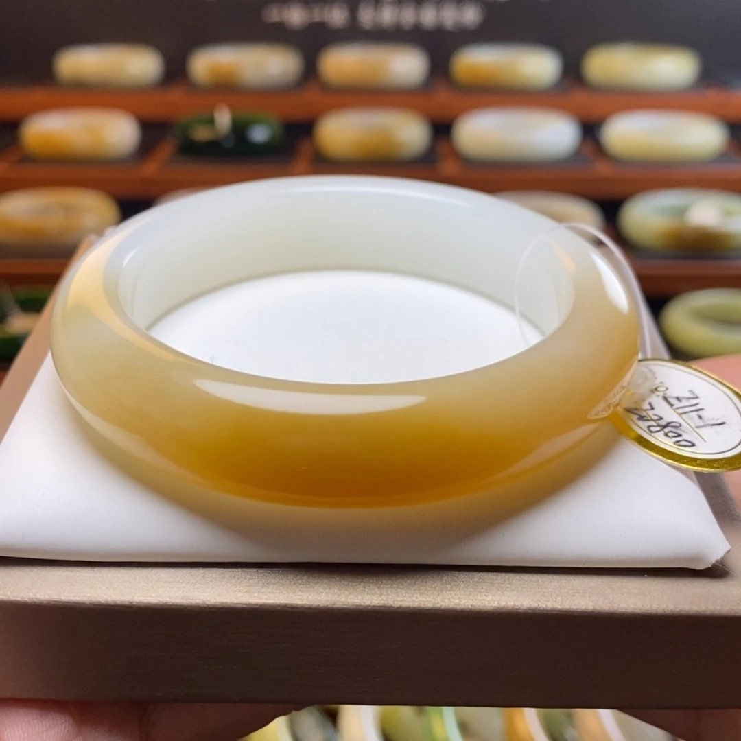 和田玉未镶嵌手镯58圈