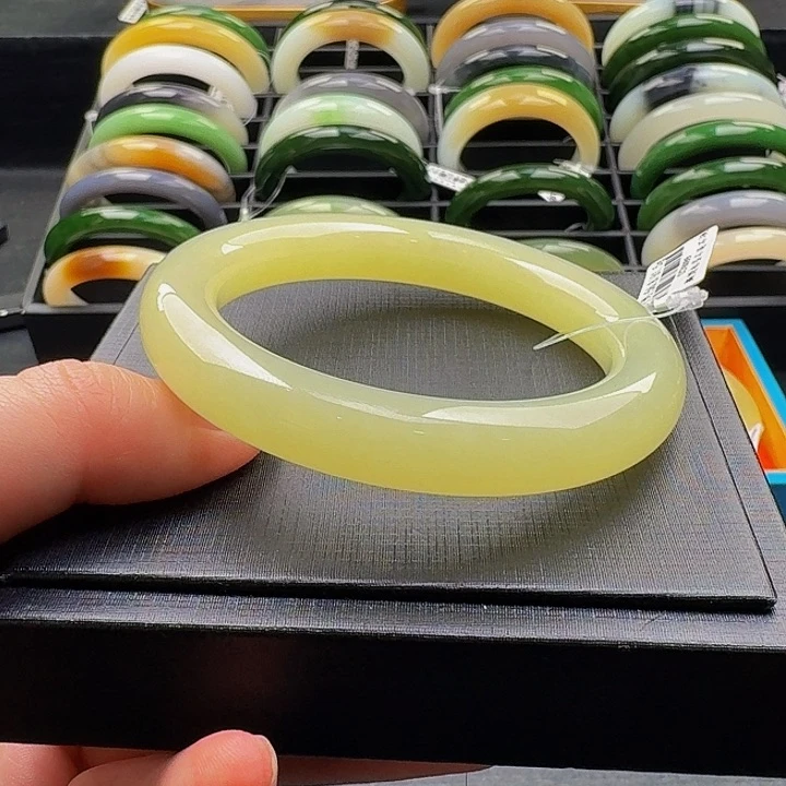 未镶嵌手镯和田玉黄口56.8