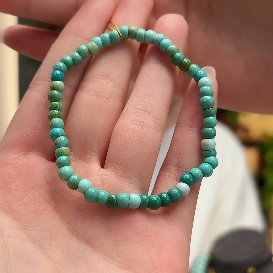 绿松石未镶嵌颈饰